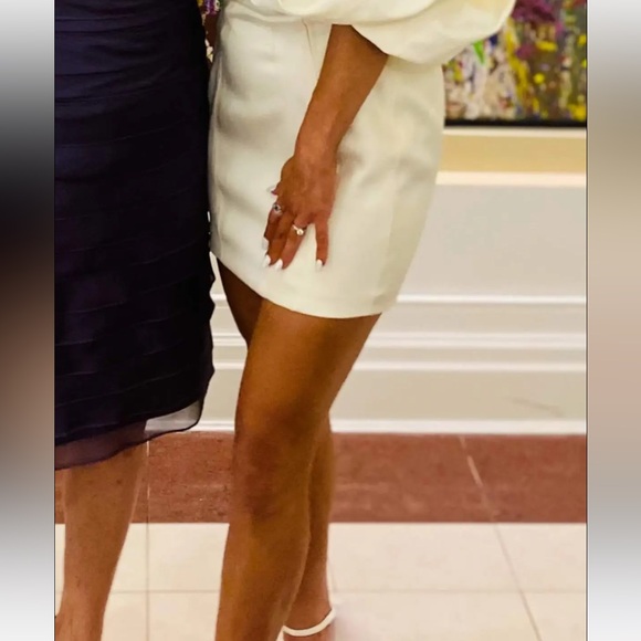 Selena House Of Cb - Picture 3 of 4